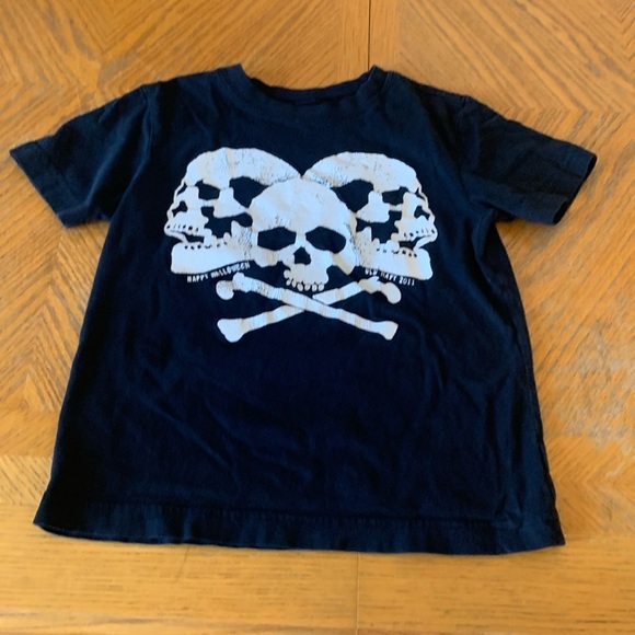 Old Navy Other - Skulls Happy Halloween TShirt